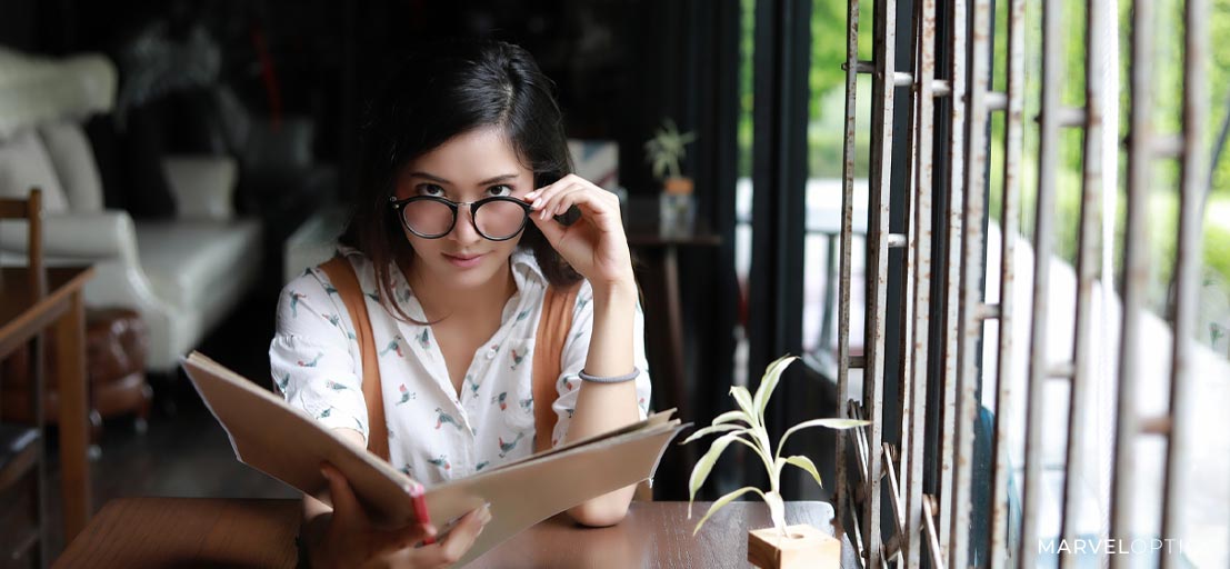 woman wearing eyeglasses