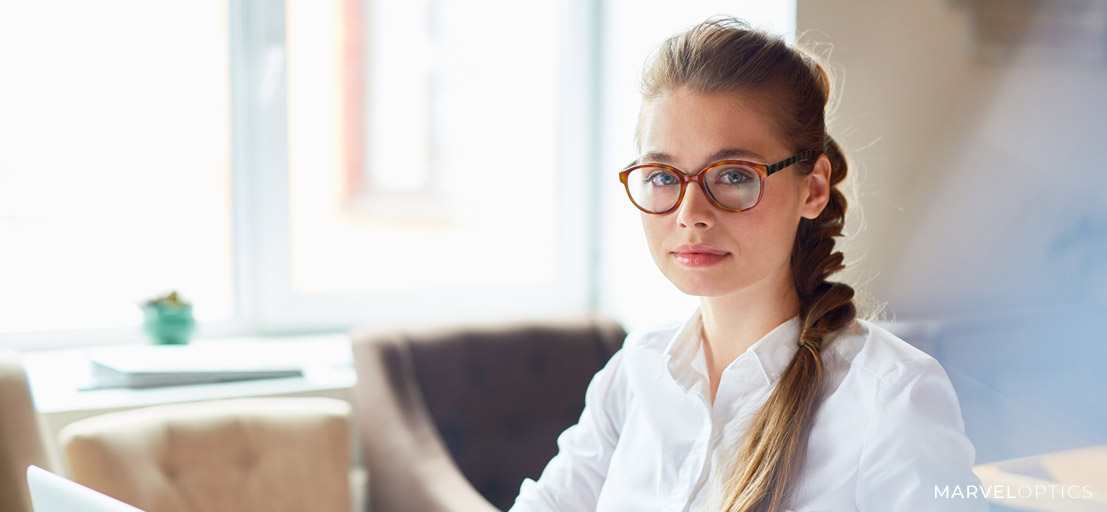 woman wearing eyeglasses