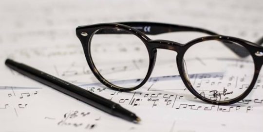 Reading Glasses vs Bifocals Glasses Header